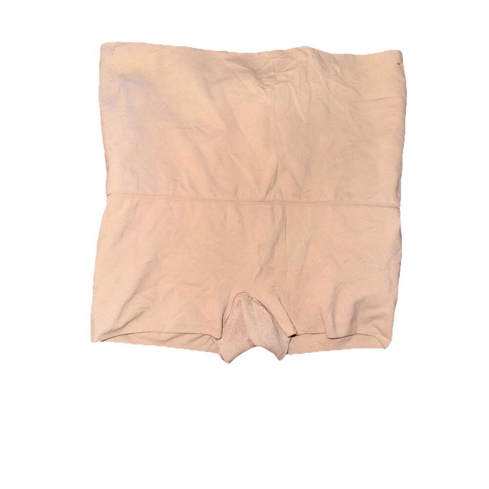 NWOT Spanx Women's Size D Everday Shapewear short Nude